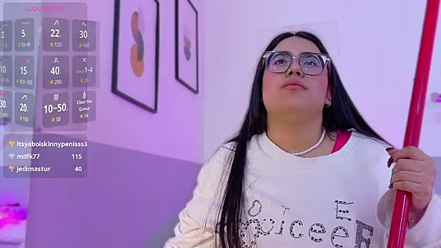 curvybuffgirllll webcam