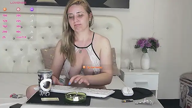 MellanieBliss webcam