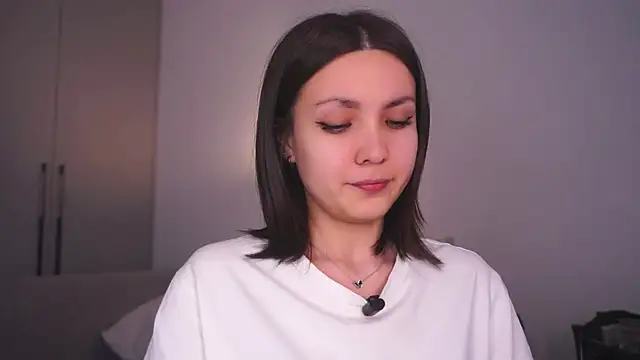 ElviraGounder webcam