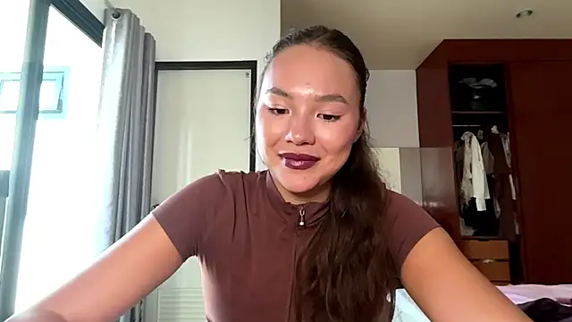 kamila_18_french webcam