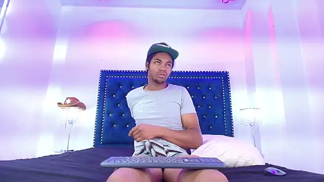 Cristal_and_luke webcam