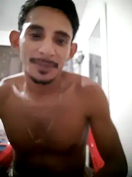 euenzo1 - EuEnzo1's free webcam - UK Sex Cams