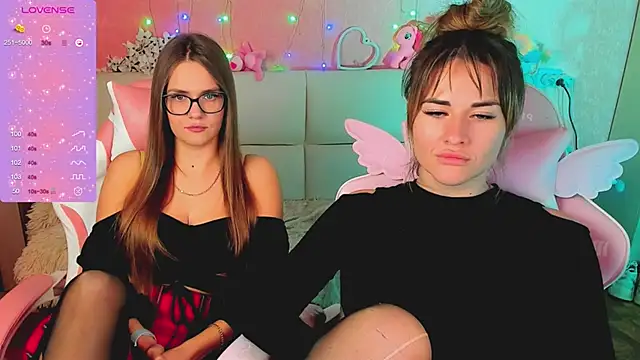 hotty_girls_here webcam