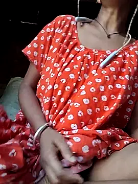 Sweet-runi from StripChat is Freechat