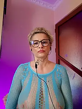 Webcam Model (LunaBlaise)  is live.Free join now!