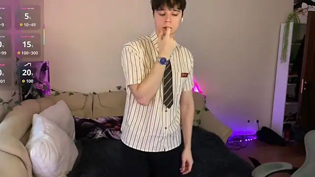 AnthonyCuutie webcam