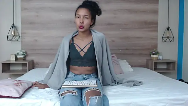 Lili_Lavander webcam