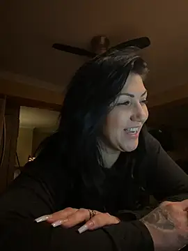 LittleMissEeve's live cam