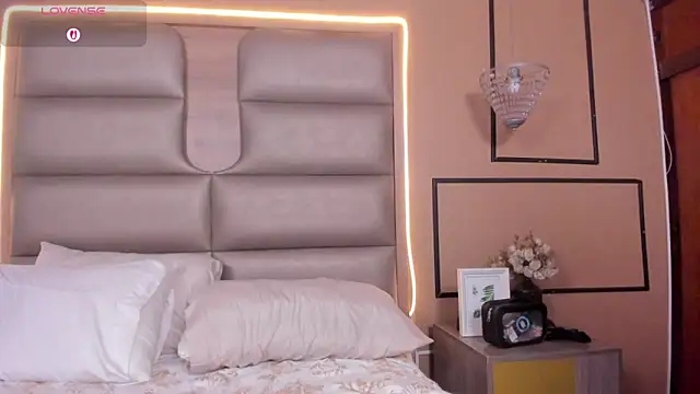 CAYLINCOLLINS webcam