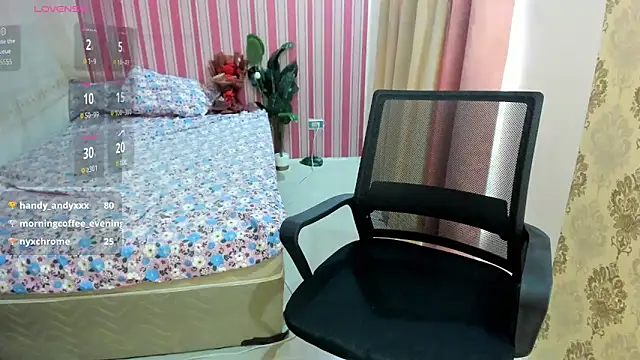 HornyAsianXxX webcam