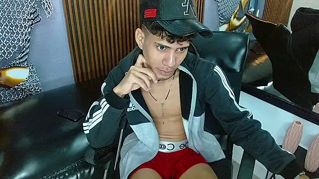 Skinny_cute_Alyer webcam