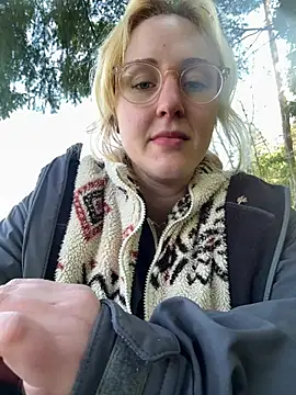 SherryOutdoor1 from StripChat is Freechat