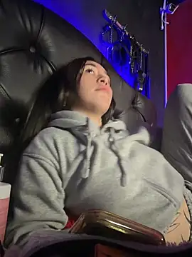 sophie_ls (F young) - Spank ass or tits 🫶🏼