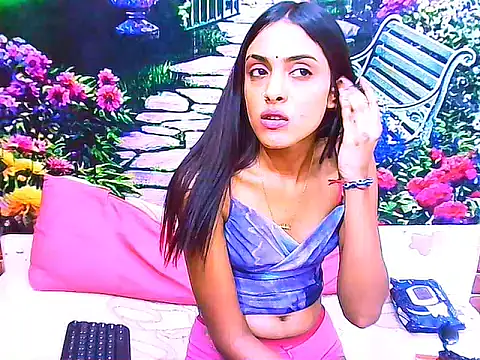 IndianPretty14u2Luv webcam