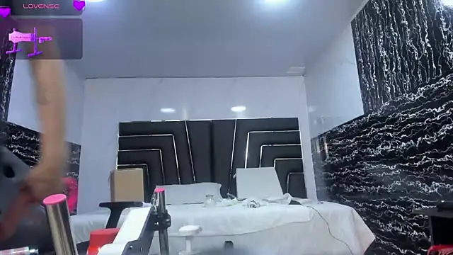 Ladyy_Scarlett webcam