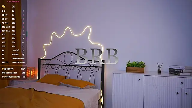 VeronaCritchlow webcam