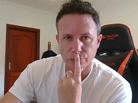 TroyDieselXXX webcam