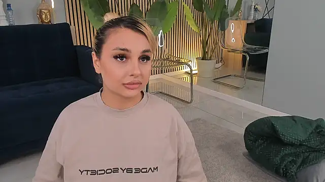 CurvyyVanessa webcam