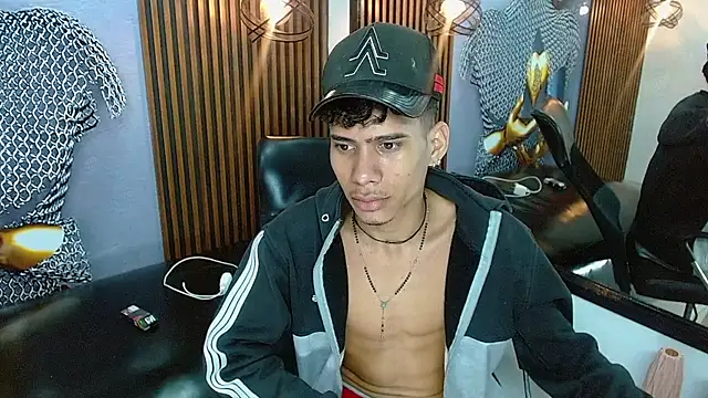 Skinny_cute_Alyer webcam