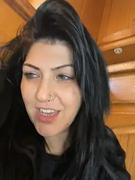  LittleMissEeve chat room