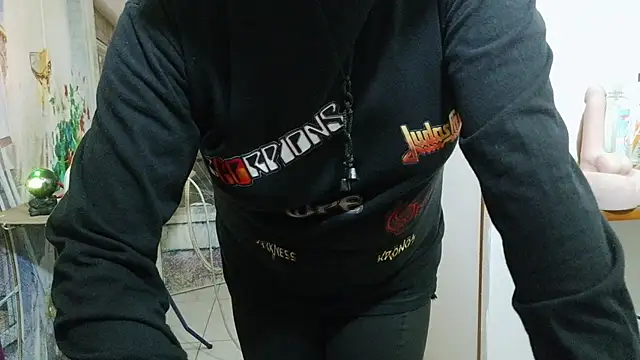 curly_greeneyed webcam