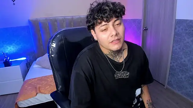 Live sex cam of DAMON_SALVATTORE