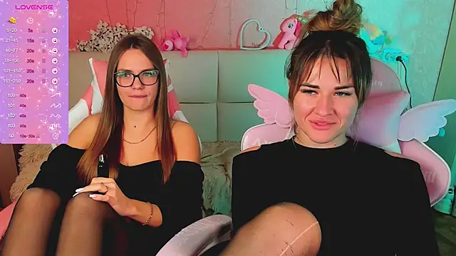 hotty_girls_here (G young) - HOT KISS