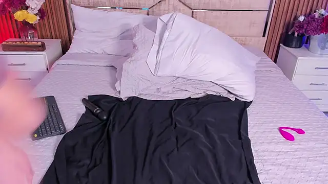 mrsfoucher (F milf) - 🔥👀 Look up slow while moving