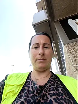 bichota85 (F milf) - Flash ass+ 1 video