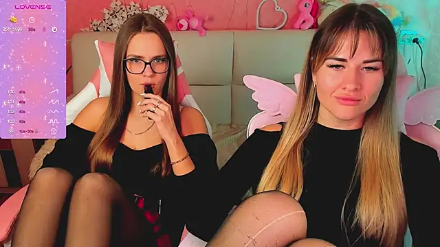 hotty_girls_here webcam