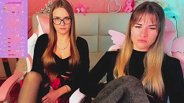 hotty_girls_here webcam