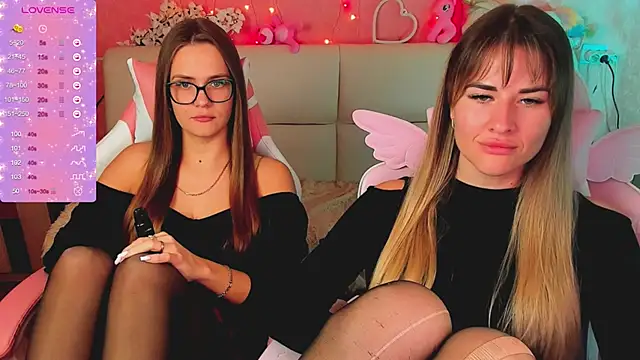 hotty_girls_here webcam