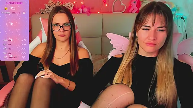 hotty_girls_here webcam