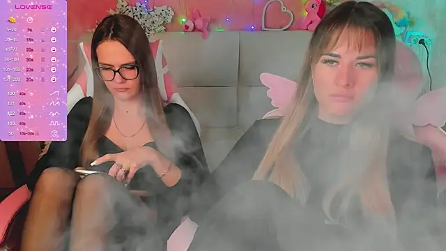 hotty_girls_here webcam