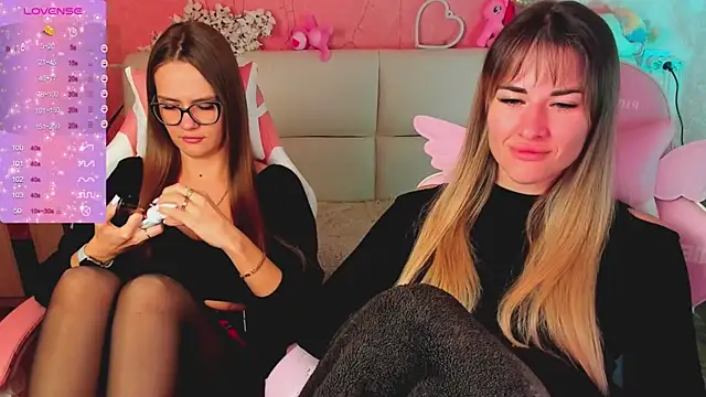 hotty_girls_here - Hotty_girls_here's free webcam - UK Sex Cams