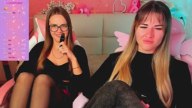 hotty_girls_here webcam