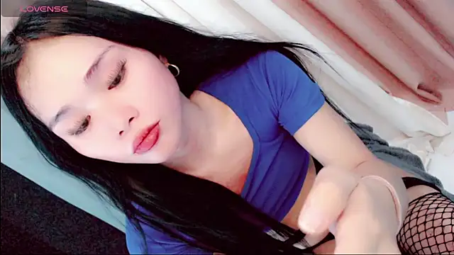 Amomentoflust99 webcam