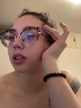 Webcam Model (ladyturtle)  is live.Free join now!