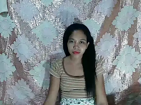 PinaySkinnyGirl webcam