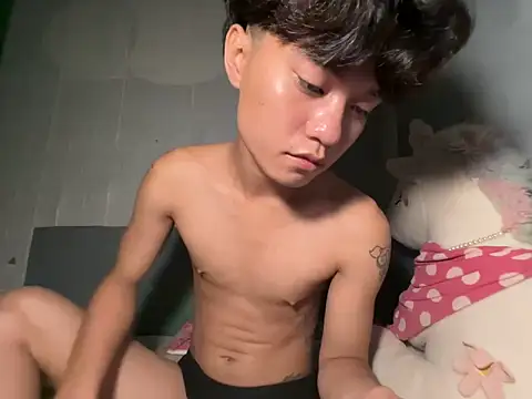 Ur_little_secret69 webcam