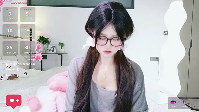 schoolgirl-nurse webcam