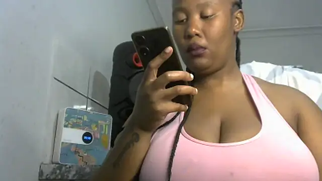 NippleMilkXx webcam