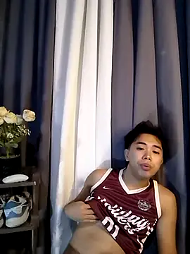 urNaugthy_JndxzZ webcam