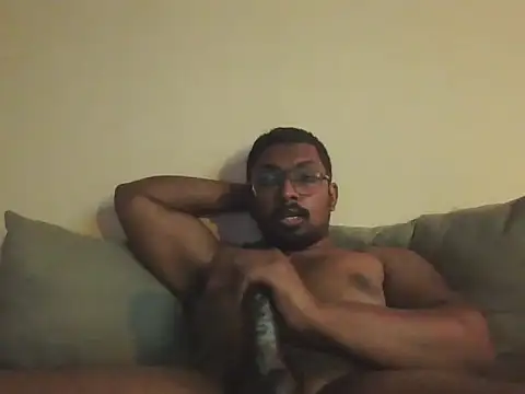 Straightchennaibull webcam