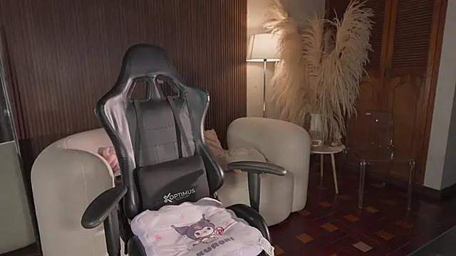 kateowens (F young) - makes me moan and wet my pussy😏