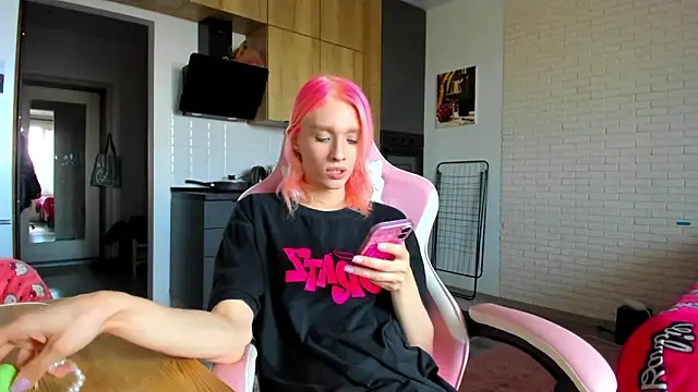 _Alice_Kitty Live Webcam on Stripchat