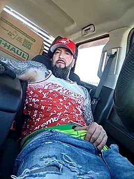 Beardedtattood webcam