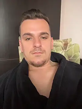 huge_cock22cm - Huge_cock22cm's free webcam - UK Sex Cams