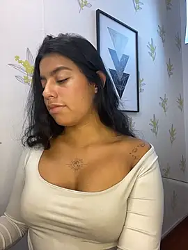 laia_white - Laia_white's free webcam - UK Sex Cams