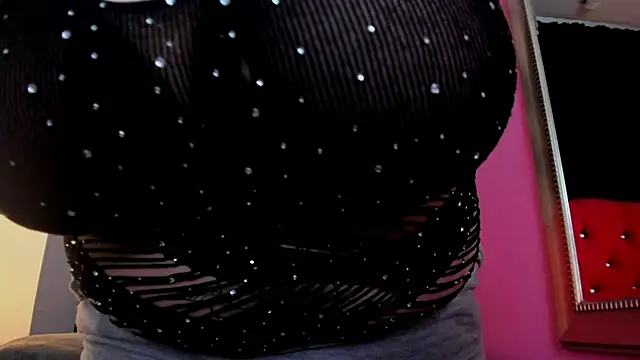 ScarletBigTitties webcam